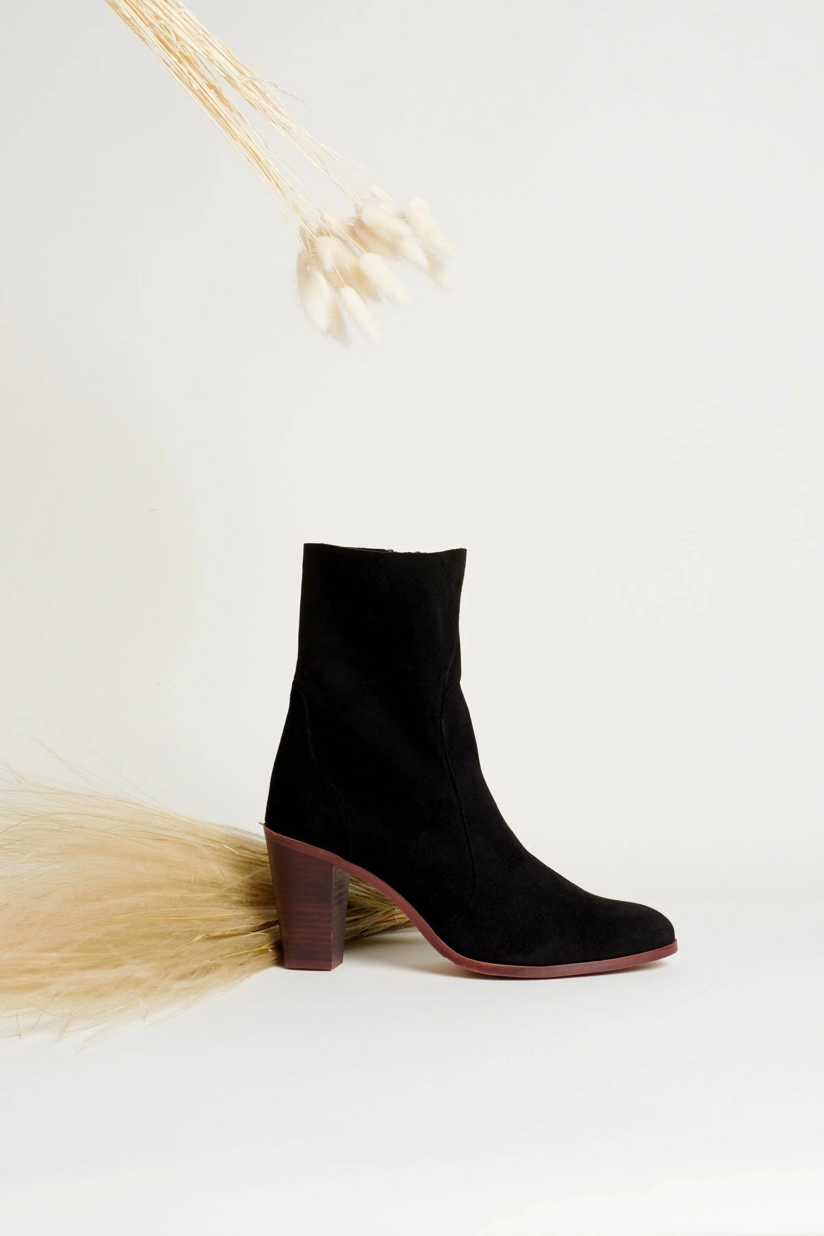 Black Danielle boots