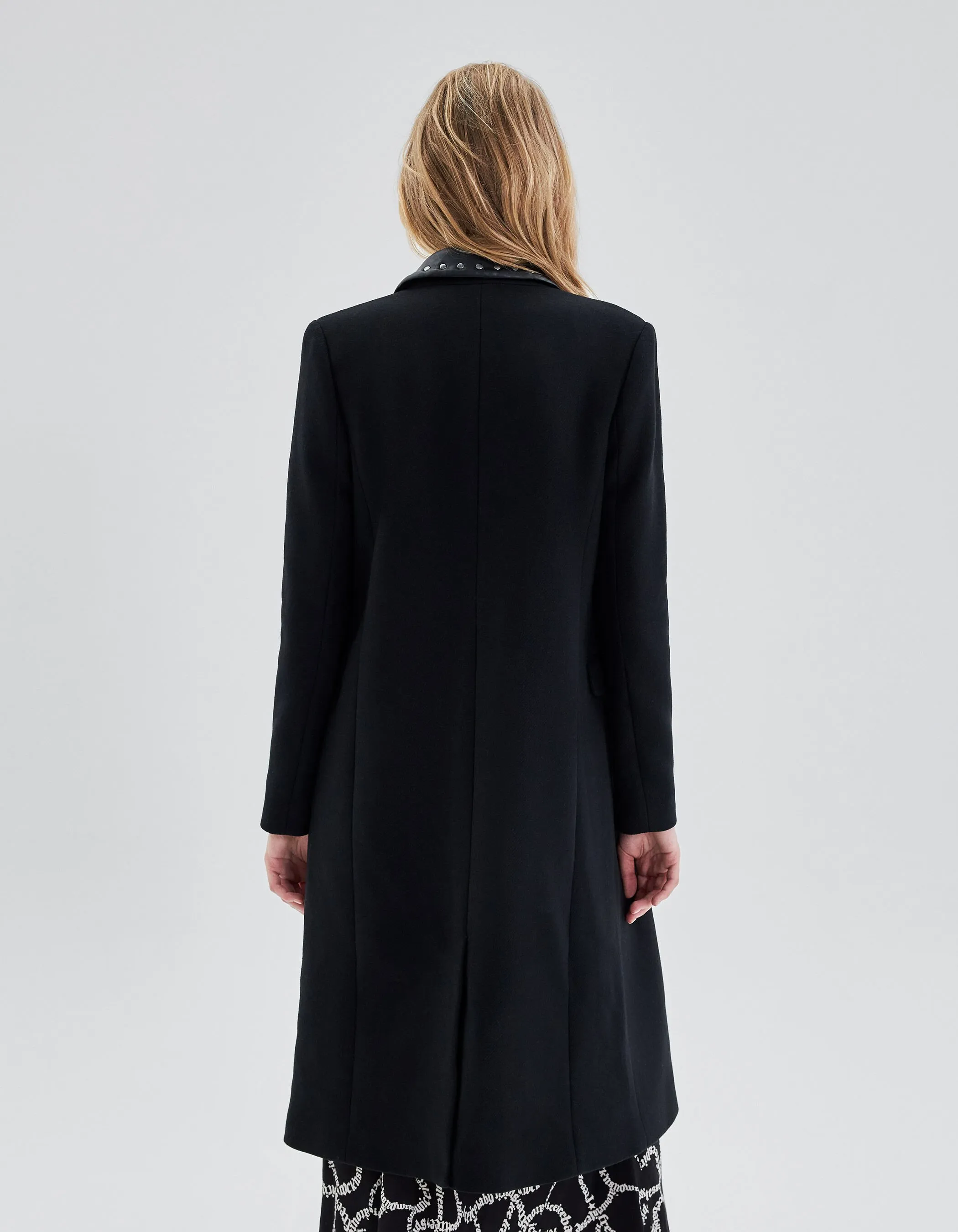 Manteau long noir avec col rock clouté Femme