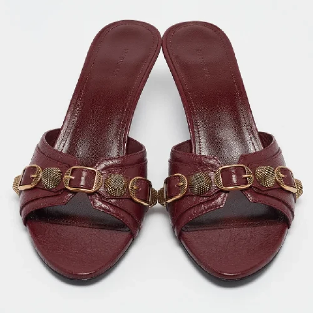 Used Leather Sandals